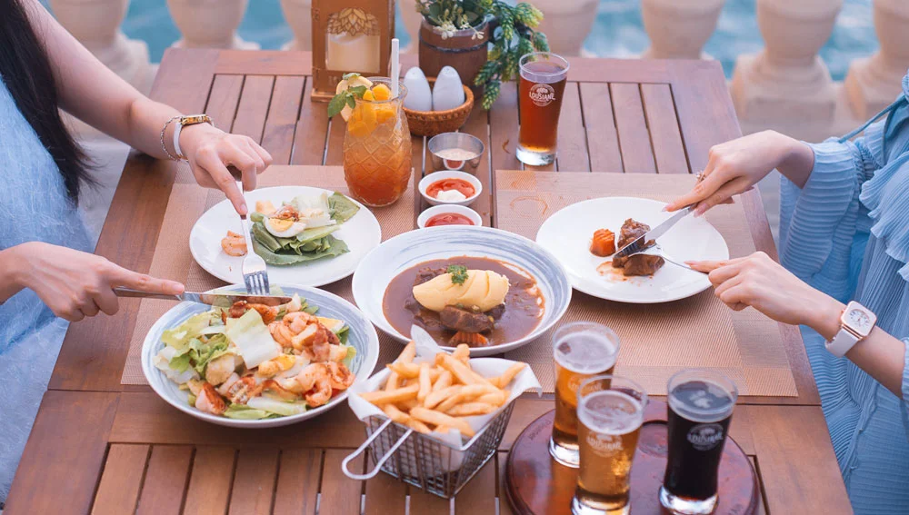 craft beer and restaurant at Vinpearl Harbour